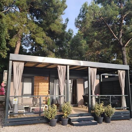 Hemy Casa - Lux Mobile Homes Ровин Екстериор снимка
