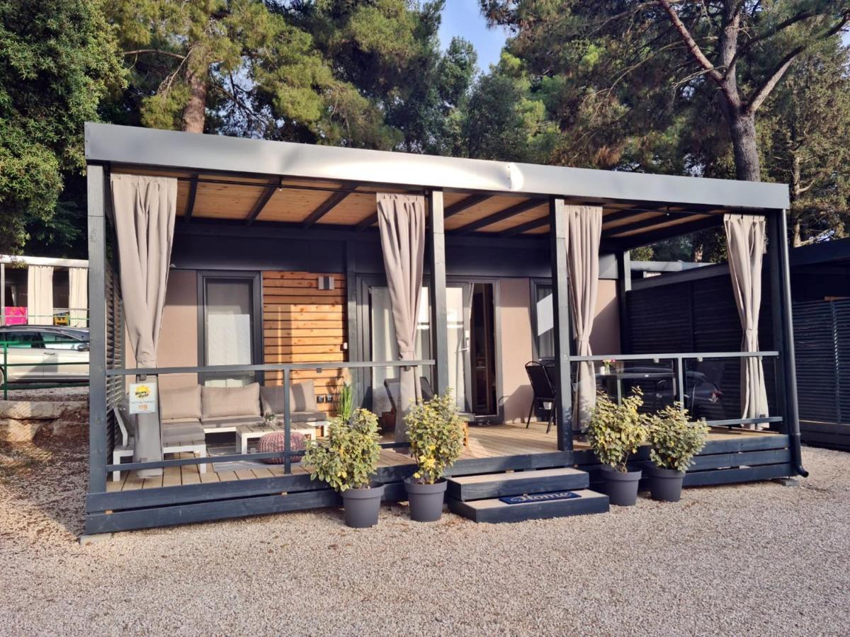 Hemy Casa - Lux Mobile Homes Ровин Екстериор снимка