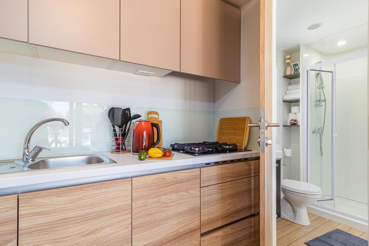 Hemy Casa - Lux Mobile Homes Ровин Екстериор снимка
