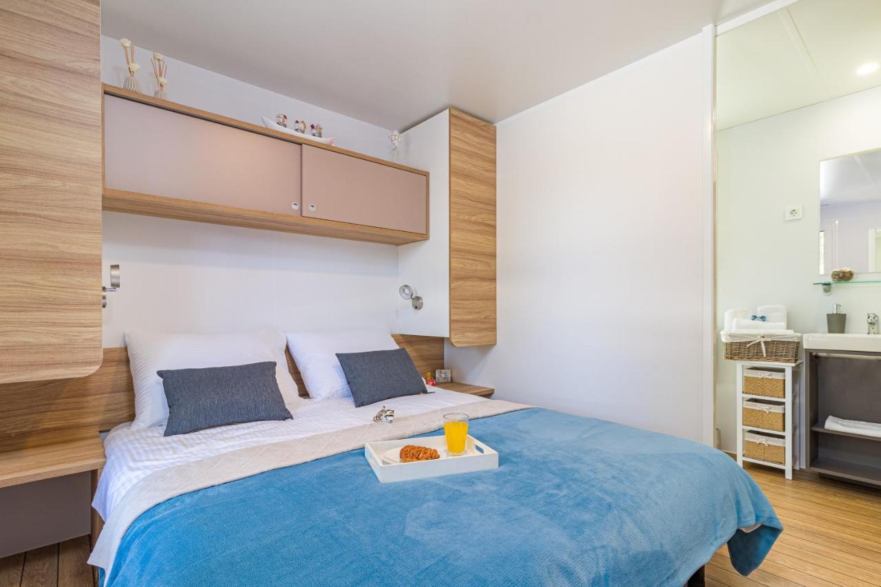 Hemy Casa - Lux Mobile Homes Ровин Екстериор снимка