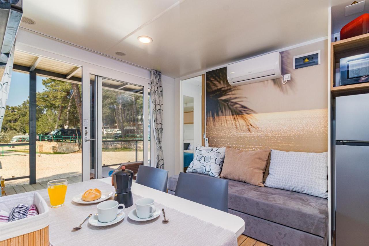 Hemy Casa - Lux Mobile Homes Ровин Екстериор снимка