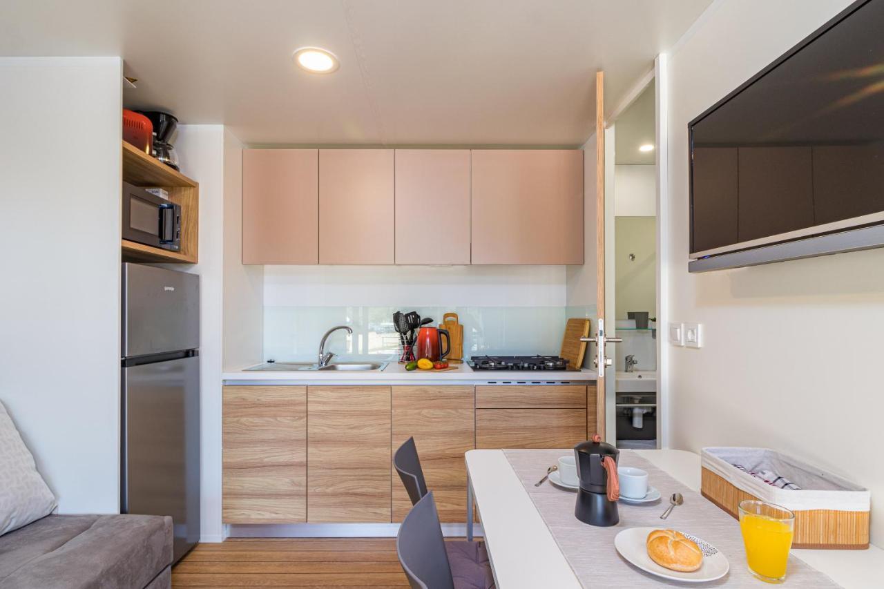 Hemy Casa - Lux Mobile Homes Ровин Екстериор снимка