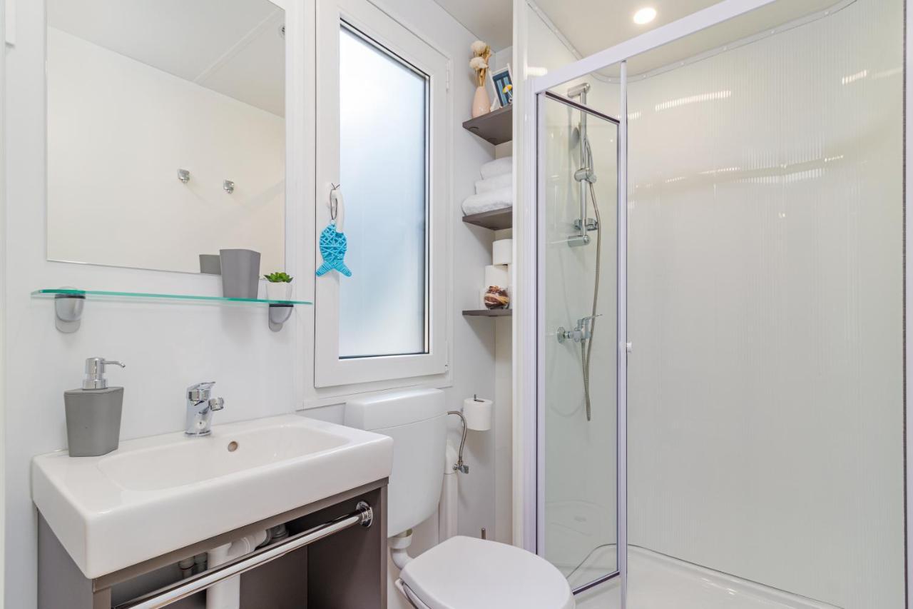 Hemy Casa - Lux Mobile Homes Ровин Екстериор снимка